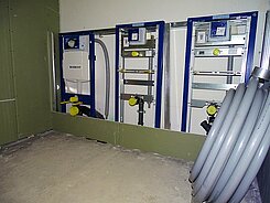 Sanitärkomplex Herren im Teilelager